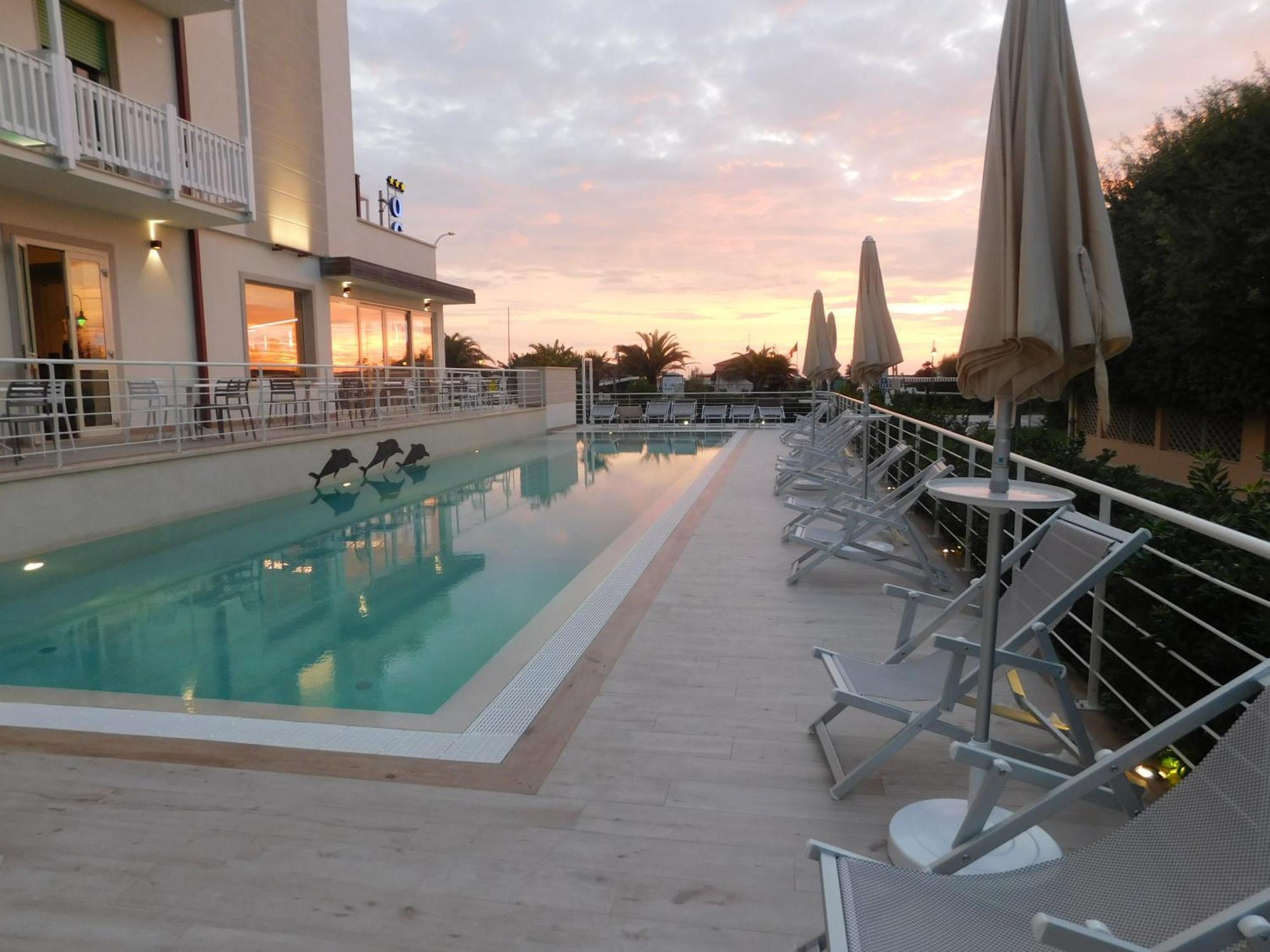 Hotel Oceano Marina di Pietrasanta Bagian luar foto