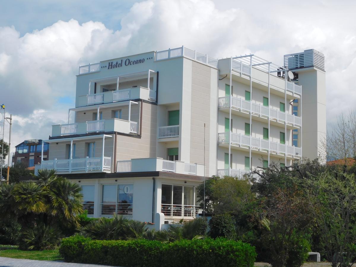Hotel Oceano Marina di Pietrasanta Bagian luar foto