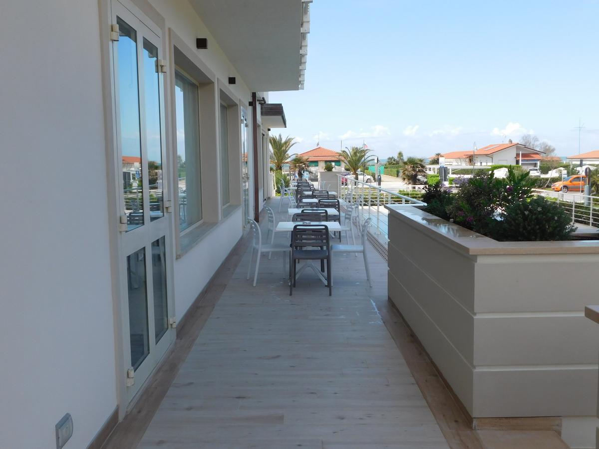 Hotel Oceano Marina di Pietrasanta Bagian luar foto