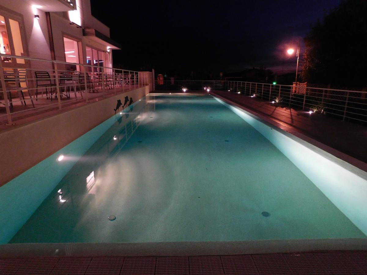 Hotel Oceano Marina di Pietrasanta Bagian luar foto